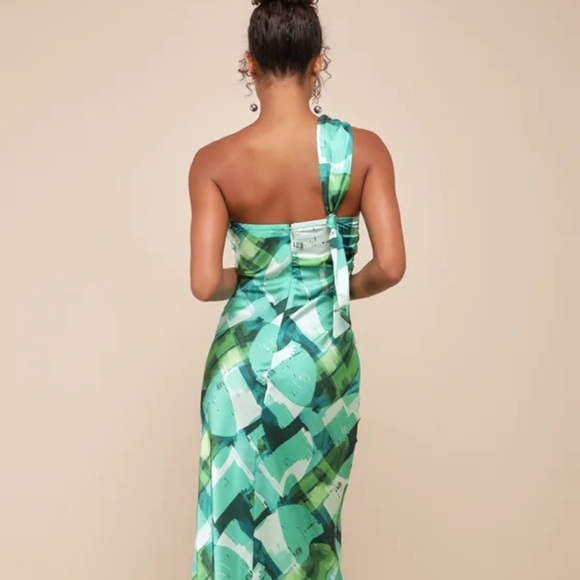 💚Lulu’s Iconic Presence Green Abstract Satin One Shoulder Mini Dress💚 - Picture 4 of 6